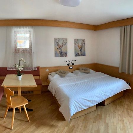 Bed & Breakfast Garni Tobia Campitello di Fassa Bagian luar foto