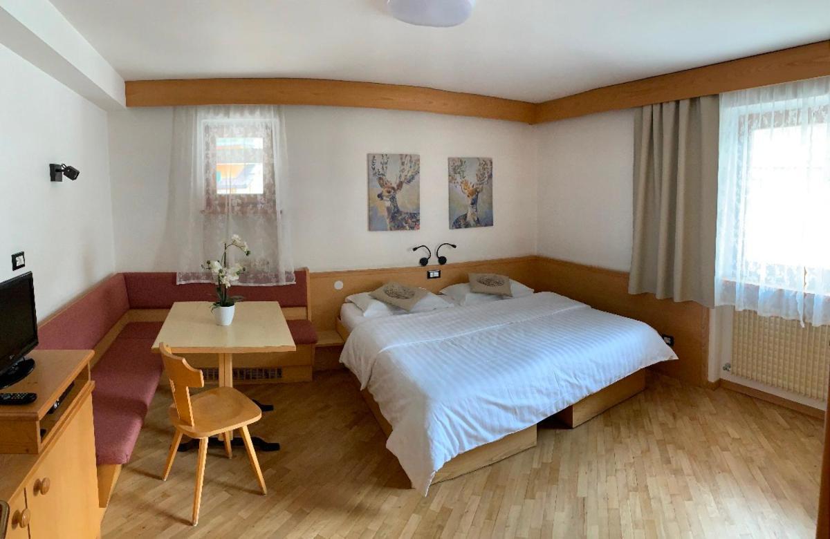 Bed & Breakfast Garni Tobia Campitello di Fassa Bagian luar foto