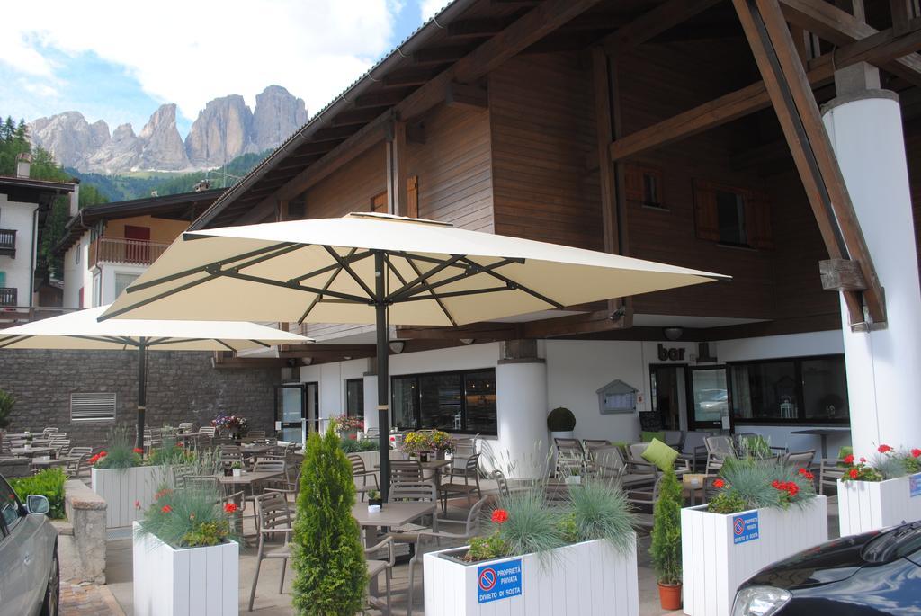 Bed & Breakfast Garni Tobia Campitello di Fassa Bagian luar foto