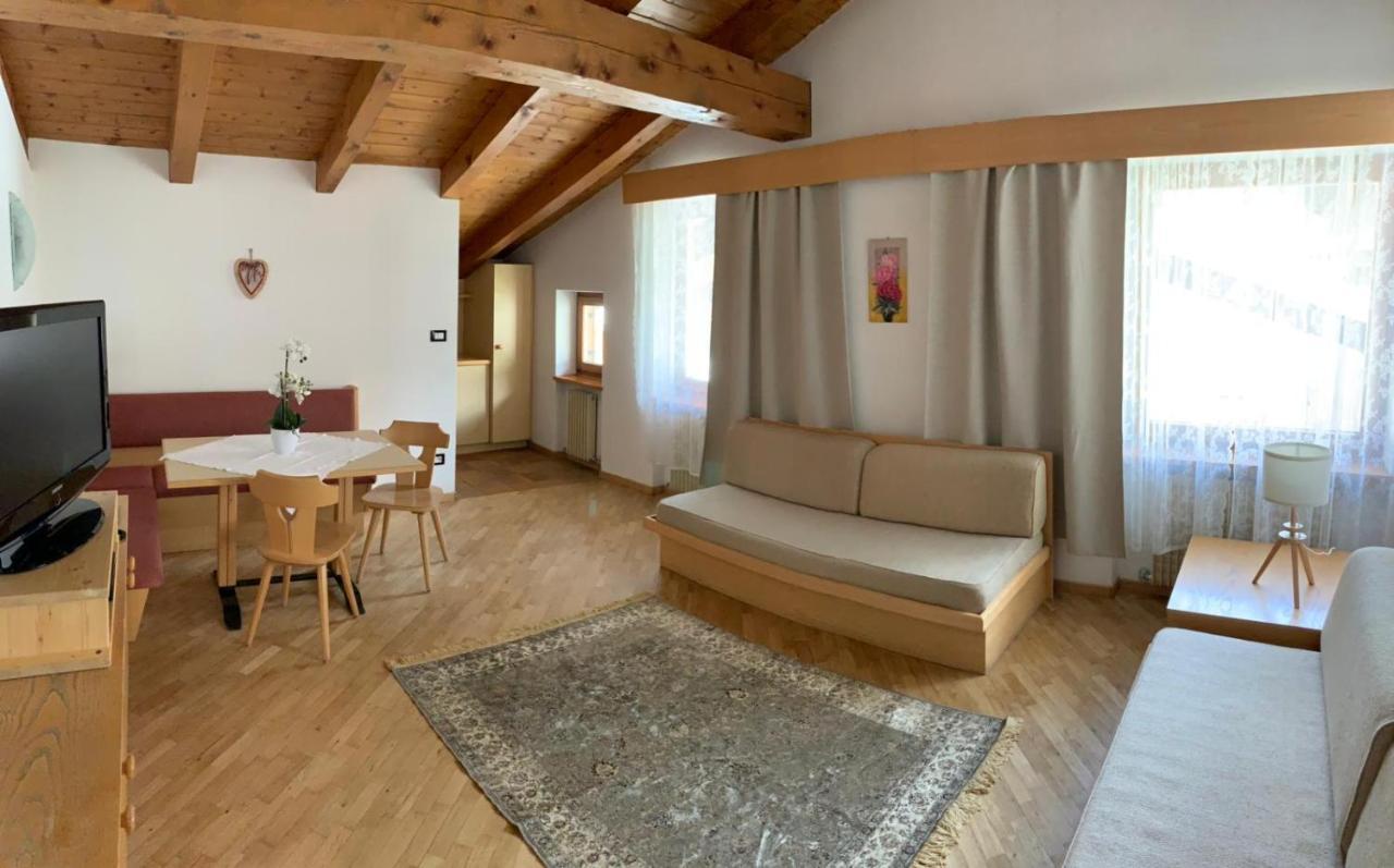 Bed & Breakfast Garni Tobia Campitello di Fassa Bagian luar foto